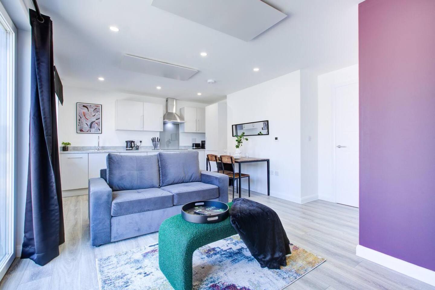 Ashford Station Suites: Spacious 2br With Parking & Fast Wi-fi